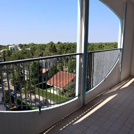 Apartamento For 6 People With Three Large Terraces Facing The Seaside *
