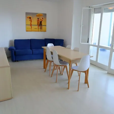 For 6 People With Three Large Terraces Facing The Seaside Apartment