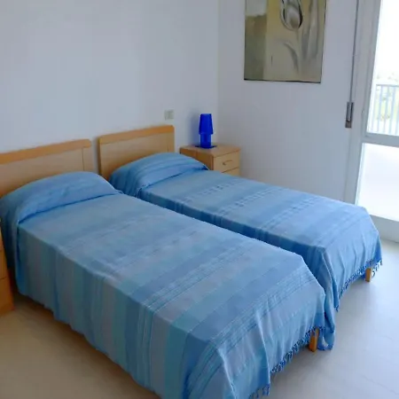 Apartamento For 6 People With Three Large Terraces Facing The Seaside *
