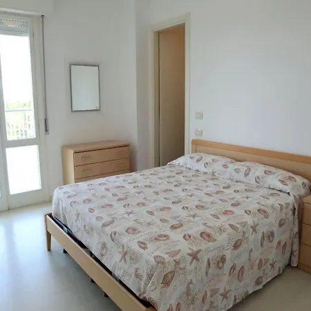 For 6 People With Three Large Terraces Facing The Seaside * Lignano Sabbiadoro