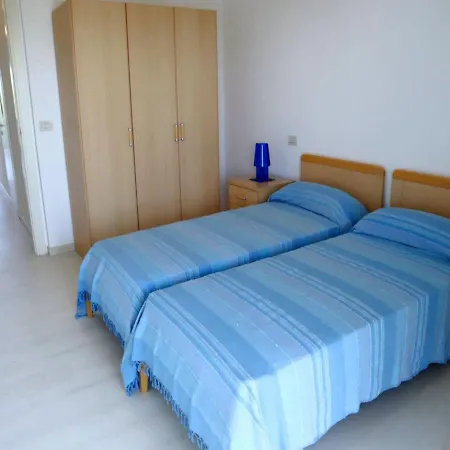 For 6 People With Three Large Terraces Facing The Seaside *